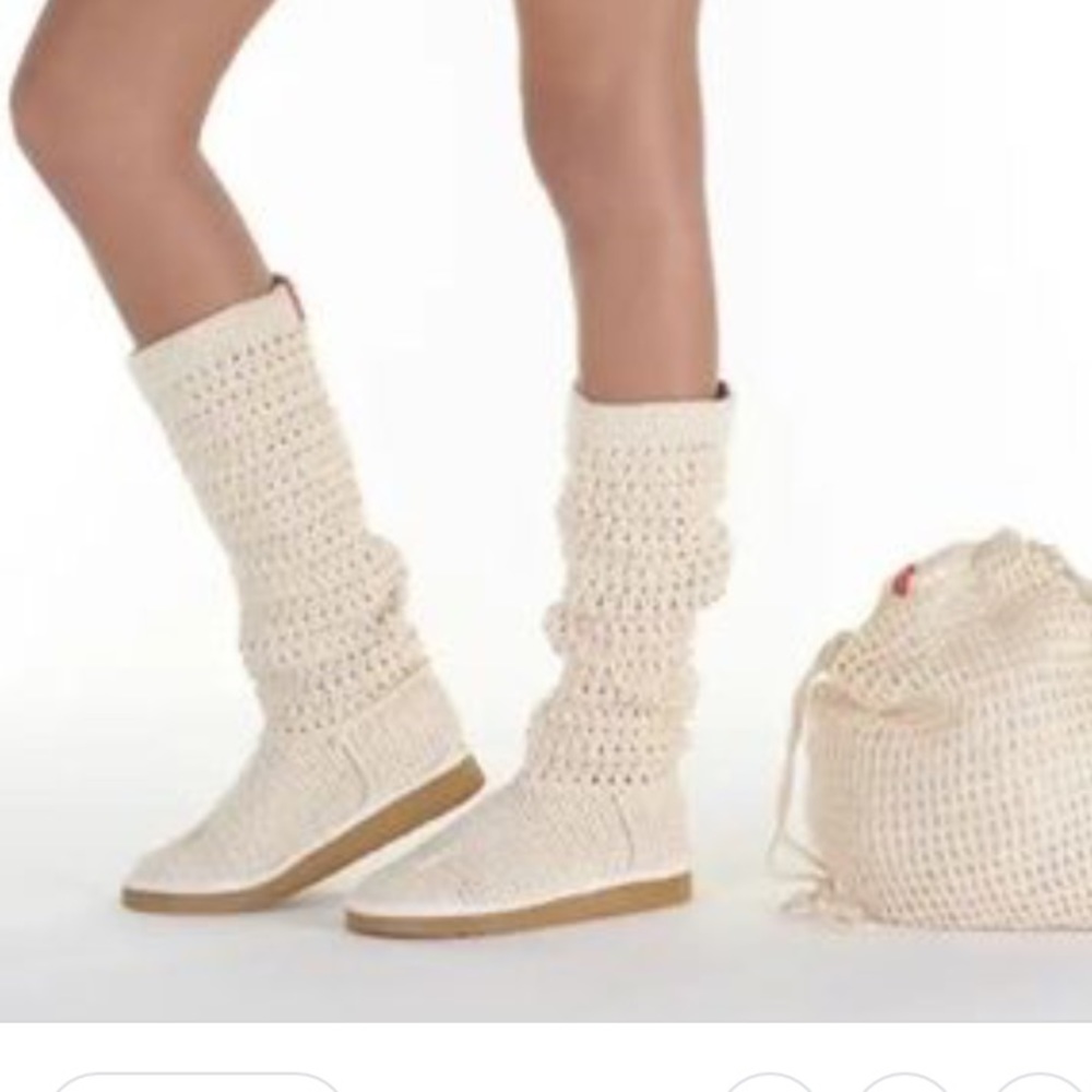 Livs crochet cream boots